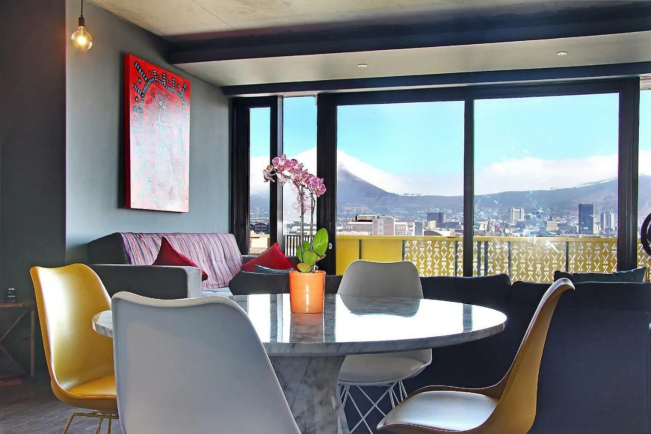 ケープタウンUrban Chic Wex1 Mountain Views Pool Entertainmentアパートメント 南アフリカ